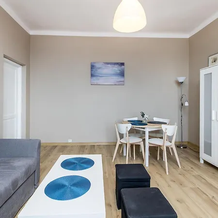 Apartment Next To Main Station